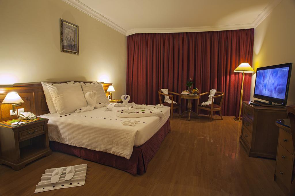 Grand Excelsior Hotel Sardzsa Szoba fotó